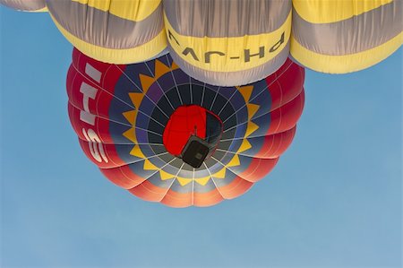simsearch:400-06642893,k - hot-air balloon gathering in the valley of the temples at Paestum Foto de stock - Super Valor sin royalties y Suscripción, Código: 400-06457026