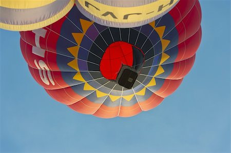 simsearch:400-06642893,k - hot-air balloon gathering in the valley of the temples at Paestum Foto de stock - Super Valor sin royalties y Suscripción, Código: 400-06457027