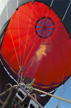 simsearch:400-06642893,k - hot-air balloon gathering in the valley of the temples at Paestum Foto de stock - Super Valor sin royalties y Suscripción, Código: 400-06457022