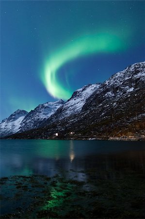 A high resolution image of northern lights (Aurora borealis) reflected Stock Photo - Budget Royalty-Free & Subscription, Code: 400-06457392