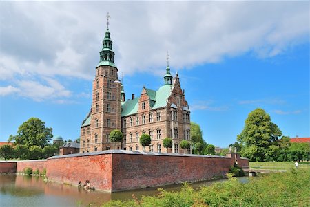 simsearch:400-05044143,k - Copenhagen, Denmark. Wonderful medieval architecture of the 17th century Rosenborg Stock Photo - Budget Royalty-Free & Subscription, Code: 400-06479408