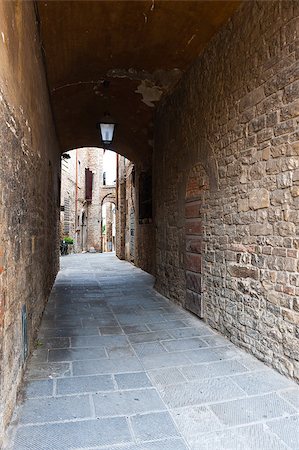 simsearch:400-06530910,k - Narrow Alley with Old Buildings in the Italian City Stock Photo - Budget Royalty-Free & Subscription, Code: 400-06529863