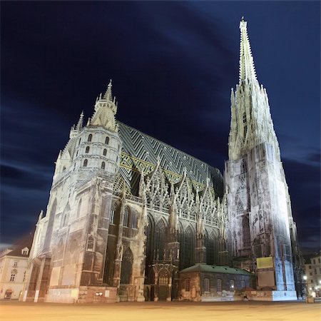 simsearch:400-07771401,k - St. Stephan cathedral in Vienna at twilight, Austria Photographie de stock - Aubaine LD & Abonnement, Code: 400-06522328