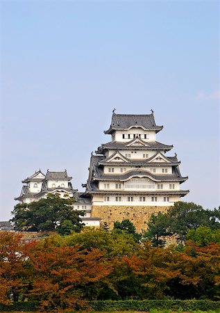 simsearch:400-06640469,k - Himeji Castle as it stands today was completed in 1618 and has stood untouched by war or damage making it the oldest intact castle in Japan. It is a UNESCO world heritage site and frequented by travelers from all over the globe. Stock Photo - Budget Royalty-Free & Subscription, Code: 400-06557672