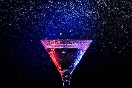 colourful coctail on the black background Photographie de stock - Aubaine LD & Abonnement, Code: 400-06638943