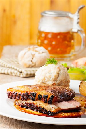simsearch:400-04684204,k - bavarian roast pork dish with dumplings Photographie de stock - Aubaine LD & Abonnement, Code: 400-06691872