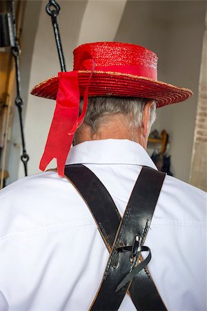 Cheese carrier from the back near the ancient scales, Alkmaar cheese market, Holland, The Netherlands Stock Photo - Budget Royalty-Free & Subscription, Code: 400-06763729