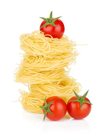 simsearch:400-06796273,k - Cherry tomatoes and pasta. Isolated on white background Stock Photo - Budget Royalty-Free & Subscription, Code: 400-06796270
