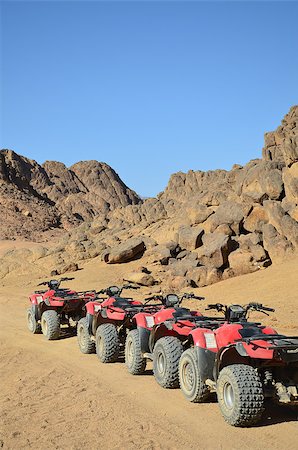 wheel of desert scooter arranged in a row Photographie de stock - Aubaine LD & Abonnement, Code: 400-06914967