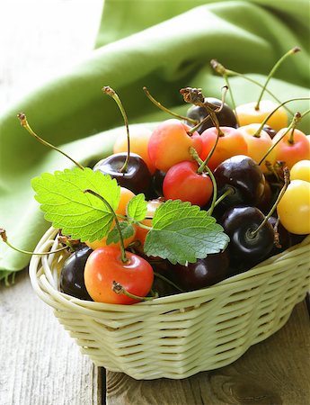simsearch:400-07096505,k - ripe berries cherries in a wicker basket Stock Photo - Budget Royalty-Free & Subscription, Code: 400-06924380