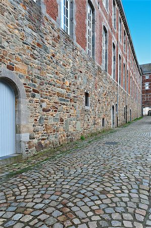 simsearch:400-06530910,k - Narrow Alley with Old Buildings in the Medieval Belgian City Stock Photo - Budget Royalty-Free & Subscription, Code: 400-06928351