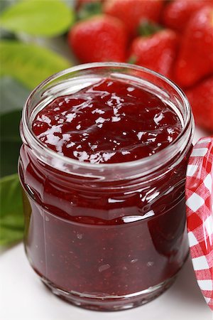 Strawberry marmalade in a jar, decorated with fresh fruits Stock Photo - Budget Royalty-Free & Subscription, Code: 400-07038518