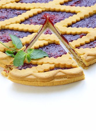 simsearch:400-04370315,k - homemade cherry tart of shortcake dough with jam Stock Photo - Budget Royalty-Free & Subscription, Code: 400-07045792