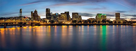 simsearch:400-07424733,k - Portland Oregon Downtown Waterfront City Skyline with Hawthorne Bridge at Blue Hour Panorama Stock Photo - Budget Royalty-Free & Subscription, Code: 400-07040331