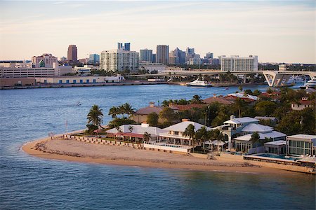 fort lauderdale& - Fort Lauderdale High End Homes and  City Skyline Stock Photo - Budget Royalty-Free & Subscription, Code: 400-07042072