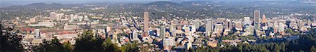 simsearch:400-07424733,k - Portland Oregon Cityscape with Scenic Day View of Downtown Buildings Willamette River and Bridges Panorama Stock Photo - Budget Royalty-Free & Subscription, Code: 400-07113023
