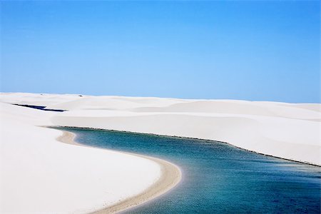 simsearch:855-06313097,k - view of lagoa azul in desert sand dunes of the Lencois Maranheses National Park in brazil Foto de stock - Super Valor sin royalties y Suscripción, Código: 400-07123959