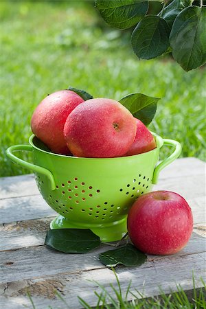 simsearch:846-03164224,k - Fresh ripe red apples in colander Stock Photo - Budget Royalty-Free & Subscription, Code: 400-07179789