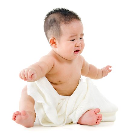 simsearch:400-06389659,k - Full body unhappy Asian baby boy crying, sitting isolated on white background Foto de stock - Super Valor sin royalties y Suscripción, Código: 400-07171467
