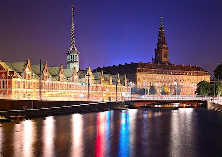 simsearch:400-05044143,k - Christianborg Palace in Copenhagen, Denmark Stock Photo - Budget Royalty-Free & Subscription, Code: 400-07209653