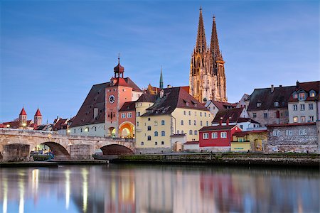 simsearch:400-06138816,k - Image of unesco heritage and historic bavarian city Regensburg with cathedral and old stone bridge over river Danube in Germany. Photographie de stock - Aubaine LD & Abonnement, Code: 400-07221235