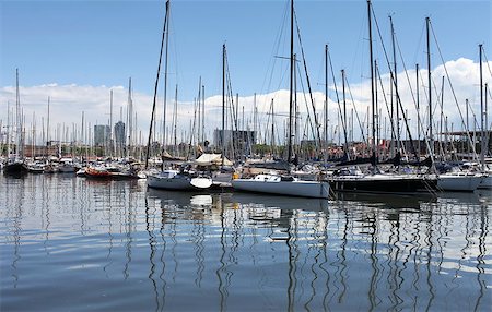 simsearch:400-04433053,k - yachts in the harbor. Marina the big city Stock Photo - Budget Royalty-Free & Subscription, Code: 400-07245403