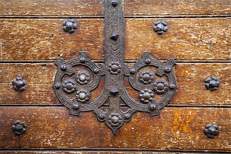 simsearch:400-07257534,k - Typical old door metallic decoration on Ponte Vecchio, Florence, Italy Stock Photo - Budget Royalty-Free & Subscription, Code: 400-07248016