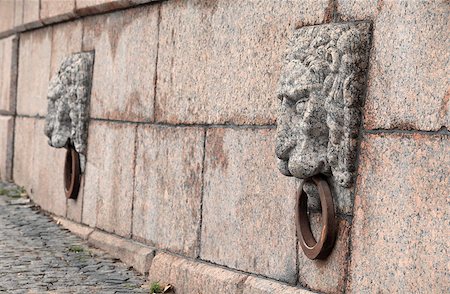 simsearch:400-05716374,k - Old  stone  lion on the quay St.Petersburg close to Stock Photo - Budget Royalty-Free & Subscription, Code: 400-07261688