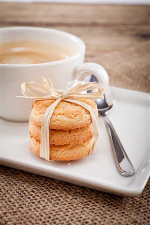 simsearch:400-07305144,k - fresh aromatic coffee and cookies on wooden table Stock Photo - Budget Royalty-Free & Subscription, Code: 400-07307201