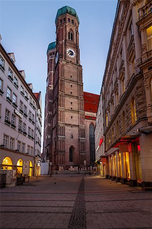 simsearch:400-07309915,k - Church of Our Lady (Frauenkirche) in Munich at Dawn, Bavaria, Germany Stock Photo - Budget Royalty-Free & Subscription, Code: 400-07309913