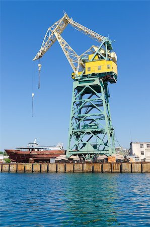 port crane in Sevastopol, Ukraine Stock Photo - Budget Royalty-Free & Subscription, Code: 400-07326675
