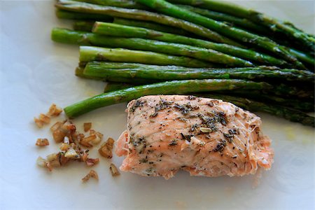 Grilled salmon with asparagus Stock Photo - Budget Royalty-Free & Subscription, Code: 400-07328656