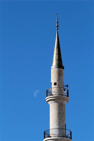 Madaba "jesuscristo" Mosque minaret in blue sky, moon in the background, Jordan Stock Photo - Budget Royalty-Free & Subscription, Code: 400-07425410