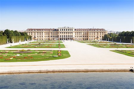 Gardens at the Schonbrunn Palace in Vienna, Austria Stock Photo - Budget Royalty-Free & Subscription, Code: 400-07420493