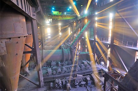 Interior of metallurgical plant workshop Foto de stock - Super Valor sin royalties y Suscripción, Código: 400-07422845