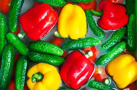 simsearch:400-05664137,k - Fresh peppers and cucumbers in water Stock Photo - Budget Royalty-Free & Subscription, Code: 400-07525291