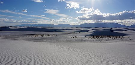 simsearch:855-06313097,k - The White Sands desert is located in Tularosa Basin New Mexico. Foto de stock - Super Valor sin royalties y Suscripción, Código: 400-07576325