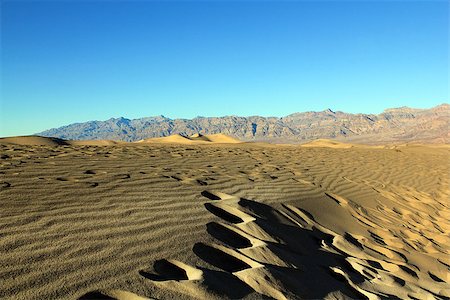 simsearch:855-06313097,k - Sand Dunes, Ripples And Mountain Peaks, Death Valley National Park, California Foto de stock - Super Valor sin royalties y Suscripción, Código: 400-07624109