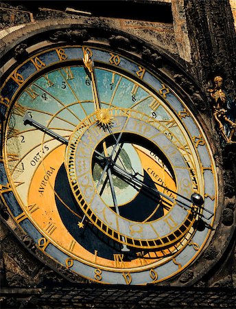 Astronomical clock in Prague, Czech Republic Foto de stock - Super Valor sin royalties y Suscripción, Código: 400-07620226