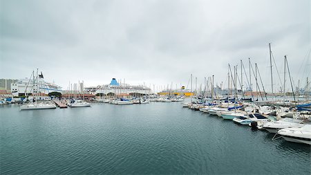 simsearch:400-04793526,k - plenty of boars in Toulon harbour Stock Photo - Budget Royalty-Free & Subscription, Code: 400-07632169