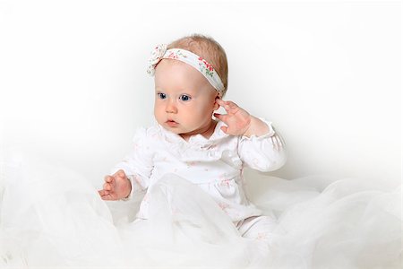 simsearch:400-05153083,k - Beautiful small kid girl in studio Stock Photo - Budget Royalty-Free & Subscription, Code: 400-07675776