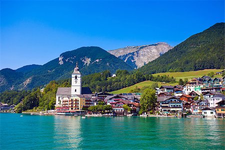 simsearch:862-07689809,k - View of View of St. Wolfgang chapel and the village waterfront at Wolfgangsee lake, Austria Foto de stock - Super Valor sin royalties y Suscripción, Código: 400-07676739