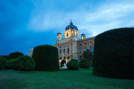simsearch:400-07681663,k - Night view of famous  Nature Museum with park and sculpture in Vienna, Austria Stock Photo - Budget Royalty-Free & Subscription, Code: 400-07793511