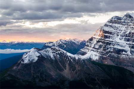 simsearch:400-07823385,k - Mountain range view at colorful sunrise, Banff, Rocky mountains, Canada Stock Photo - Budget Royalty-Free & Subscription, Code: 400-07818858