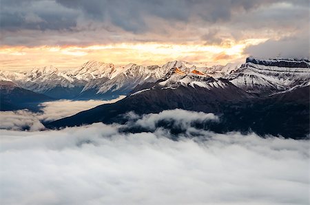 simsearch:400-07823385,k - Mountain range view at colorful sunrise in Banff, Rocky mountains, Canada Stock Photo - Budget Royalty-Free & Subscription, Code: 400-07818859