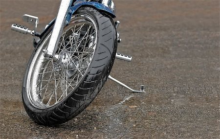 simsearch:400-03927951,k - large motorcycle leaning on its stand in the rain Stock Photo - Budget Royalty-Free & Subscription, Code: 400-07823286