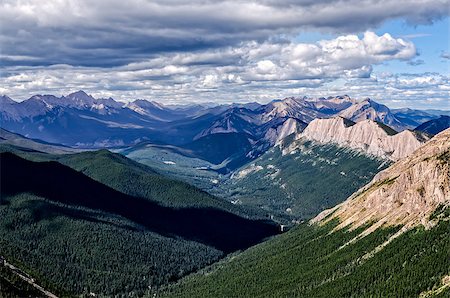 simsearch:400-07823385,k - Mountain range landscape view in Jasper NP, Rocky Mountains, Alberta, Canada Stock Photo - Budget Royalty-Free & Subscription, Code: 400-07823384