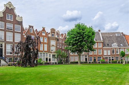 Old patio of Begijnhof in Amsterdam, The Netherlands Stock Photo - Budget Royalty-Free & Subscription, Code: 400-07830114
