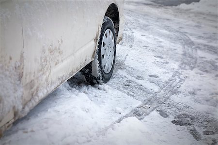 simsearch:400-07215754,k - An image of a car in the snow Stock Photo - Budget Royalty-Free & Subscription, Code: 400-07903462