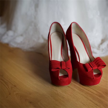 simsearch:400-04450069,k - red and sexy bridal shoes on a floor i Stock Photo - Budget Royalty-Free & Subscription, Code: 400-07914409
